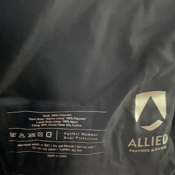 Perfect Moment Queenie Color Block Down - Picture 9 of 12